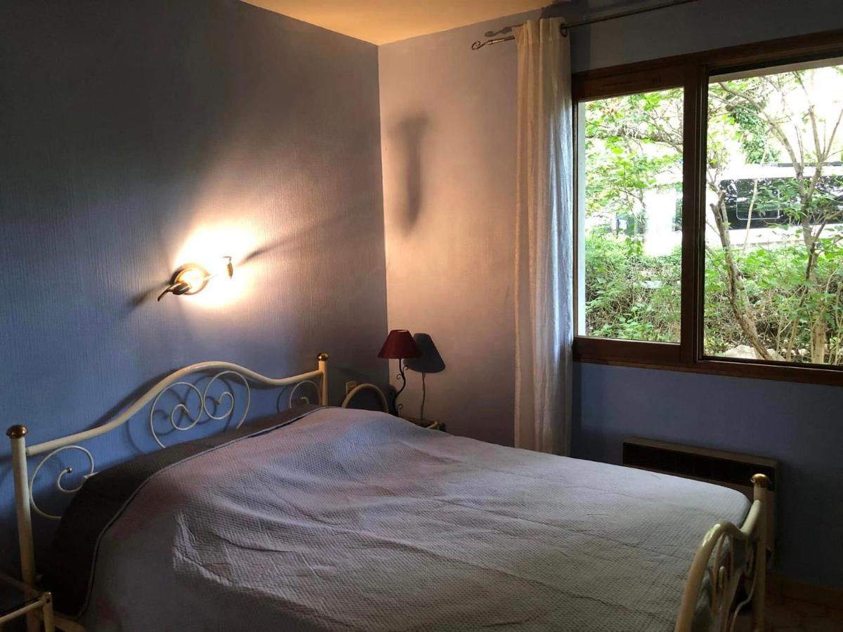 Hotel Les Persedes Lavilledieu  Екстер'єр фото