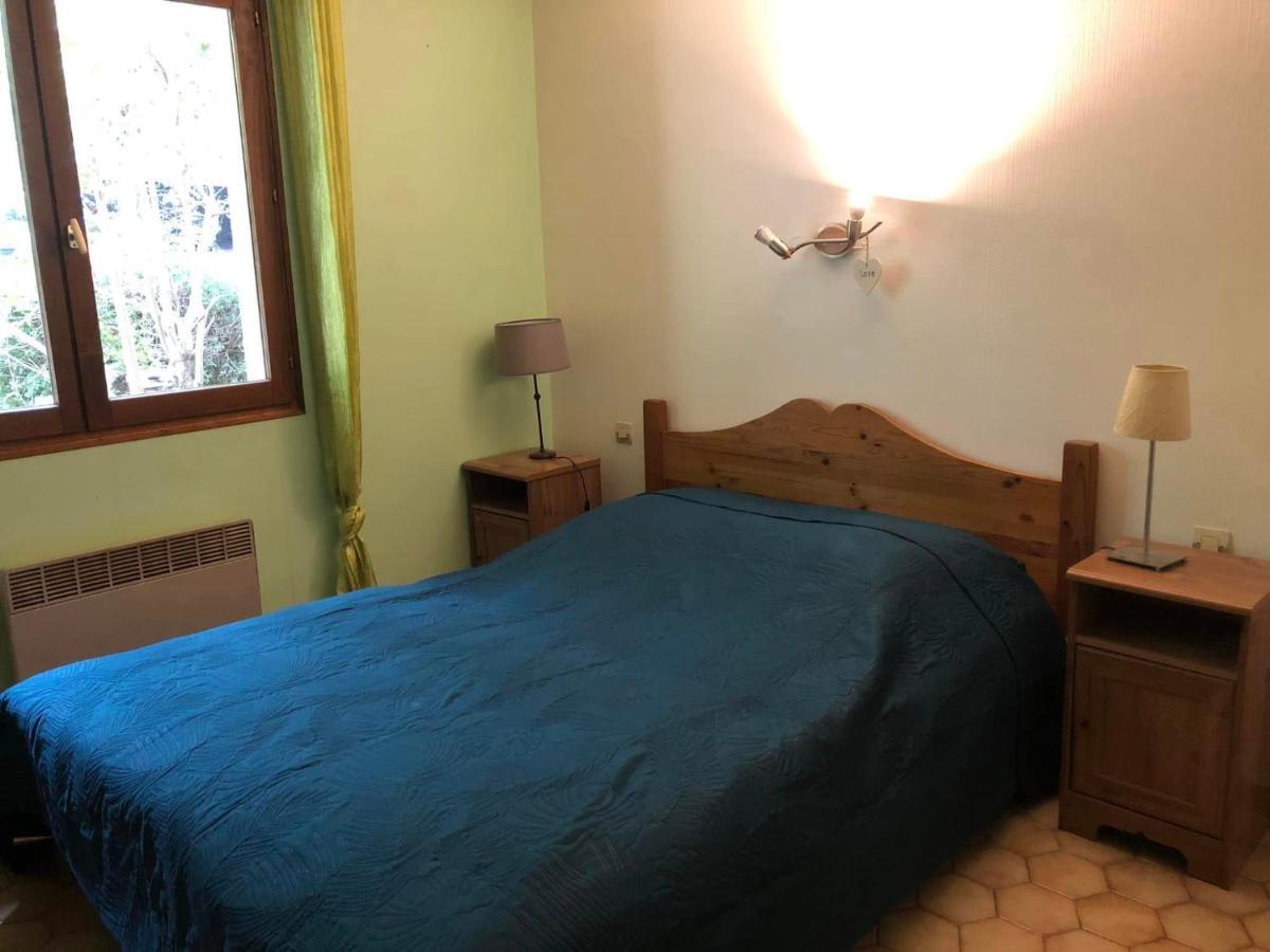 Hotel Les Persedes Lavilledieu  Екстер'єр фото