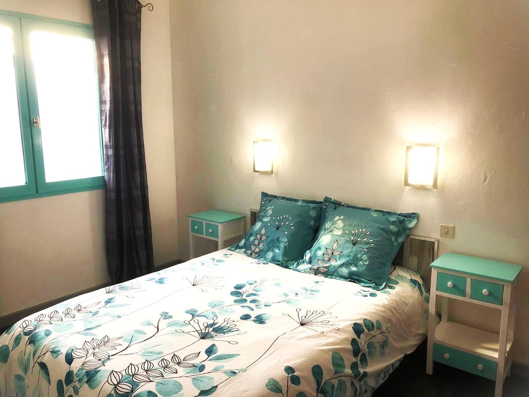 Hotel Les Persedes Lavilledieu  Екстер'єр фото