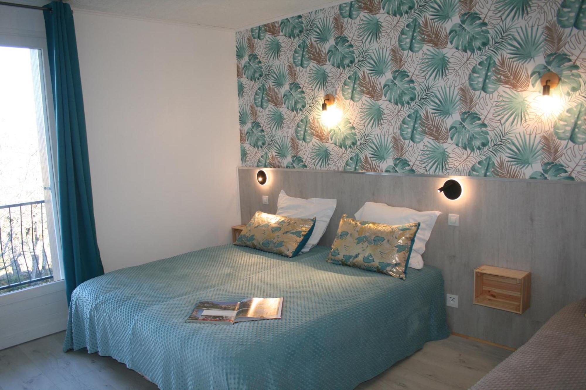 Hotel Les Persedes Lavilledieu  Екстер'єр фото