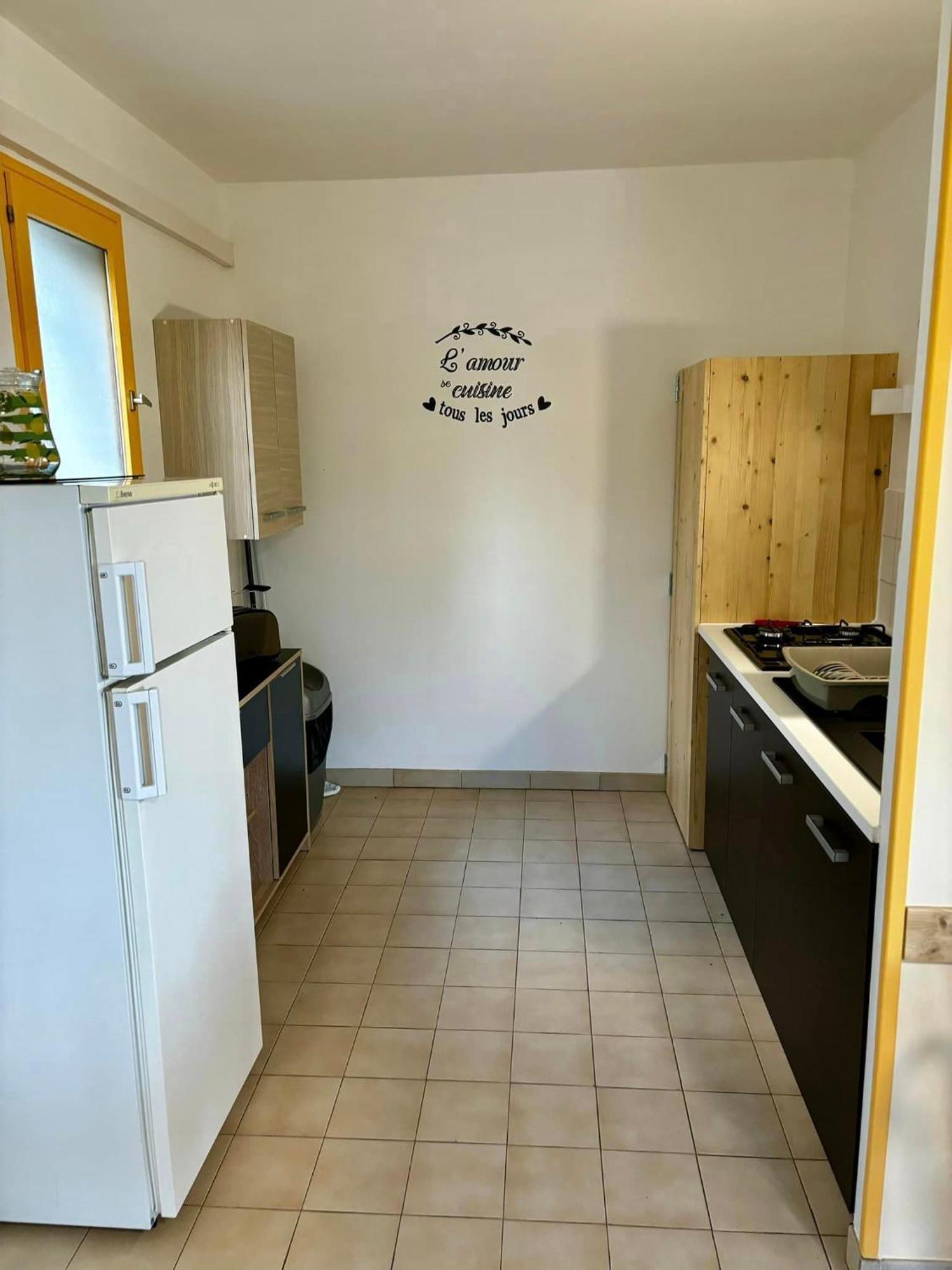 Hotel Les Persedes Lavilledieu  Екстер'єр фото