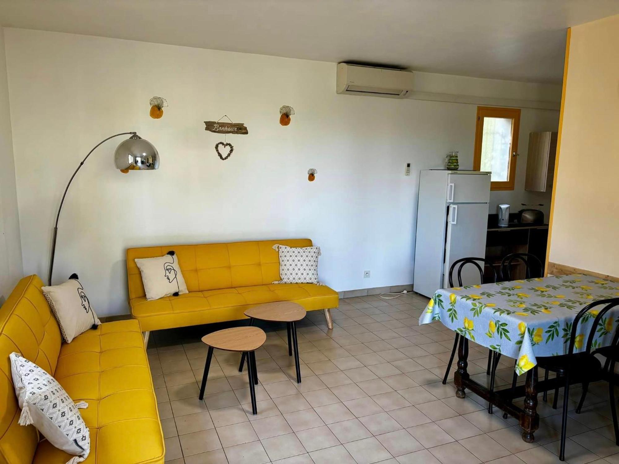 Hotel Les Persedes Lavilledieu  Екстер'єр фото