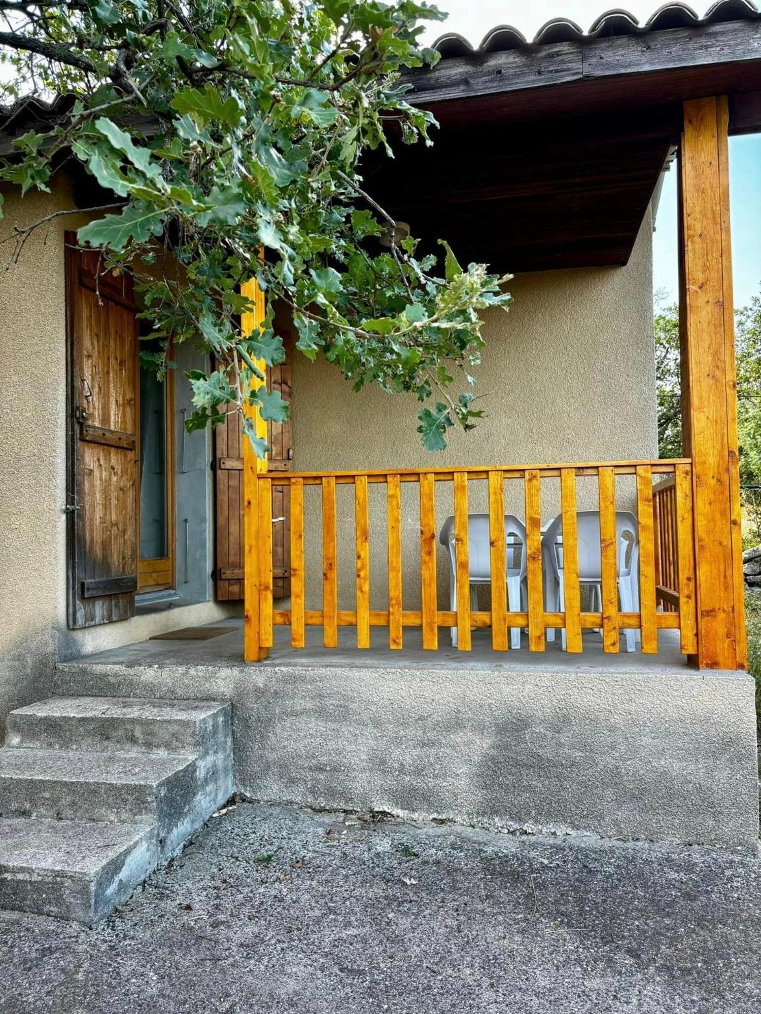 Hotel Les Persedes Lavilledieu  Екстер'єр фото