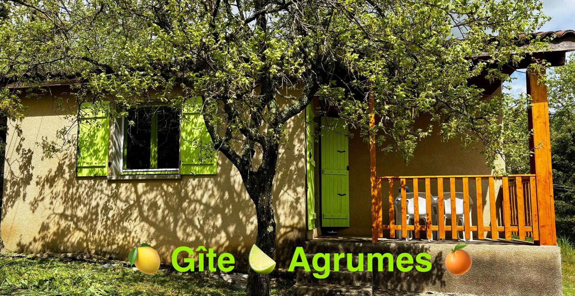 Hotel Les Persedes Lavilledieu  Екстер'єр фото