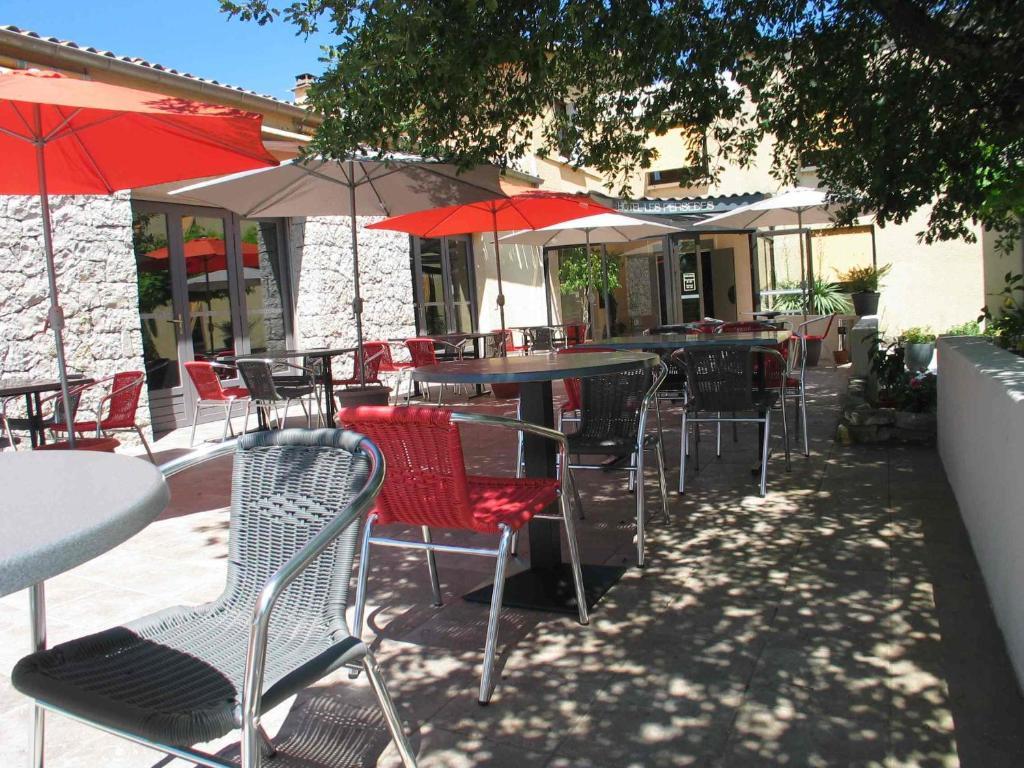 Hotel Les Persedes Lavilledieu  Екстер'єр фото
