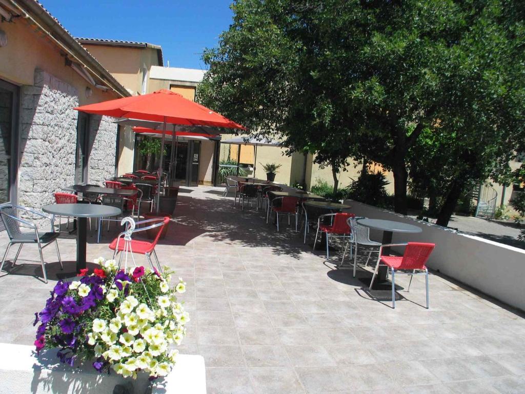 Hotel Les Persedes Lavilledieu  Екстер'єр фото