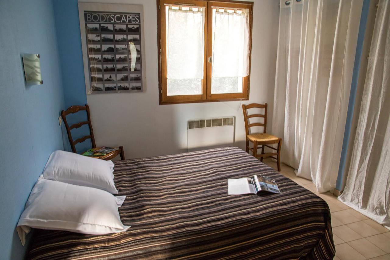Hotel Les Persedes Lavilledieu  Екстер'єр фото