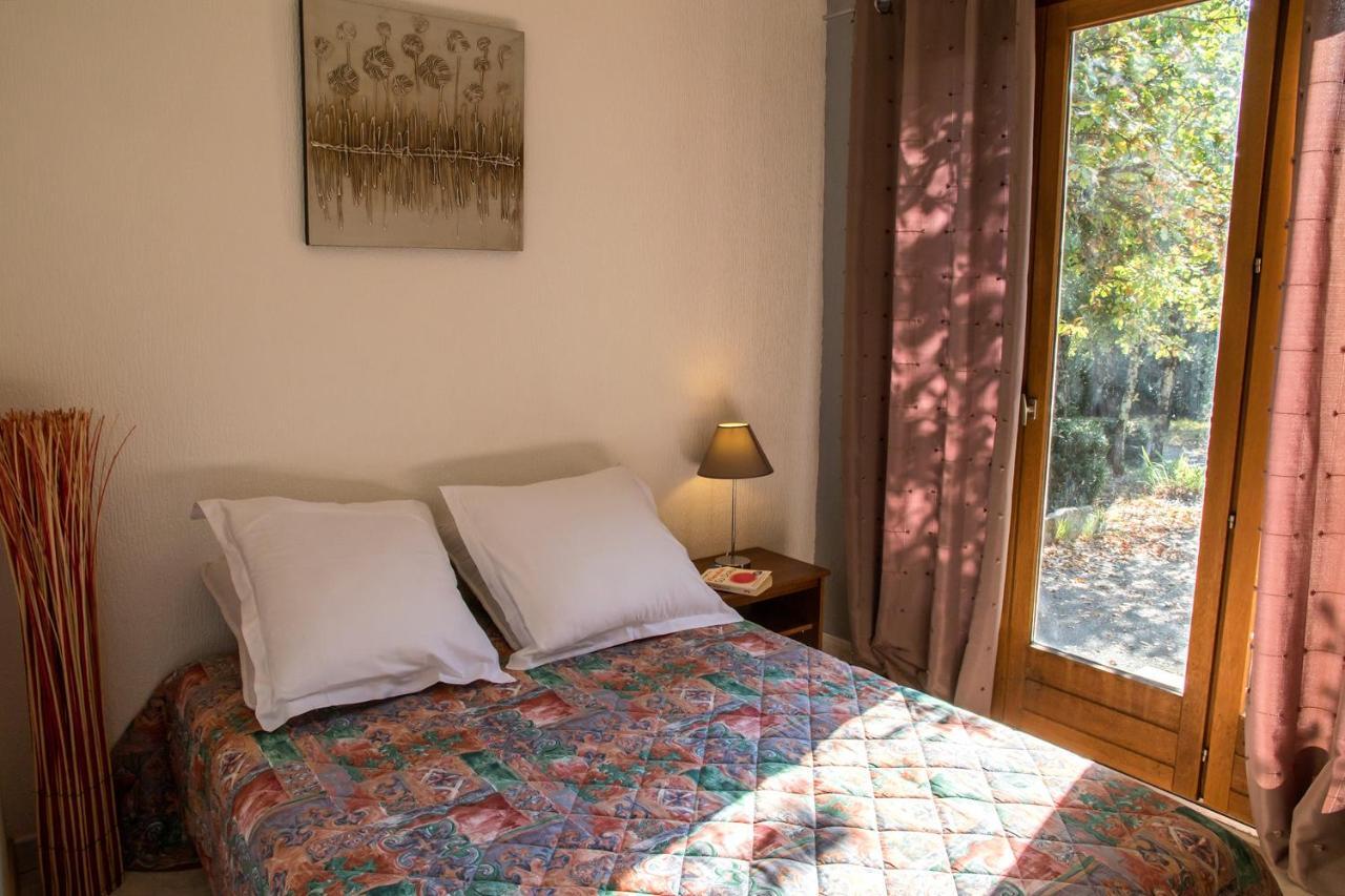 Hotel Les Persedes Lavilledieu  Екстер'єр фото